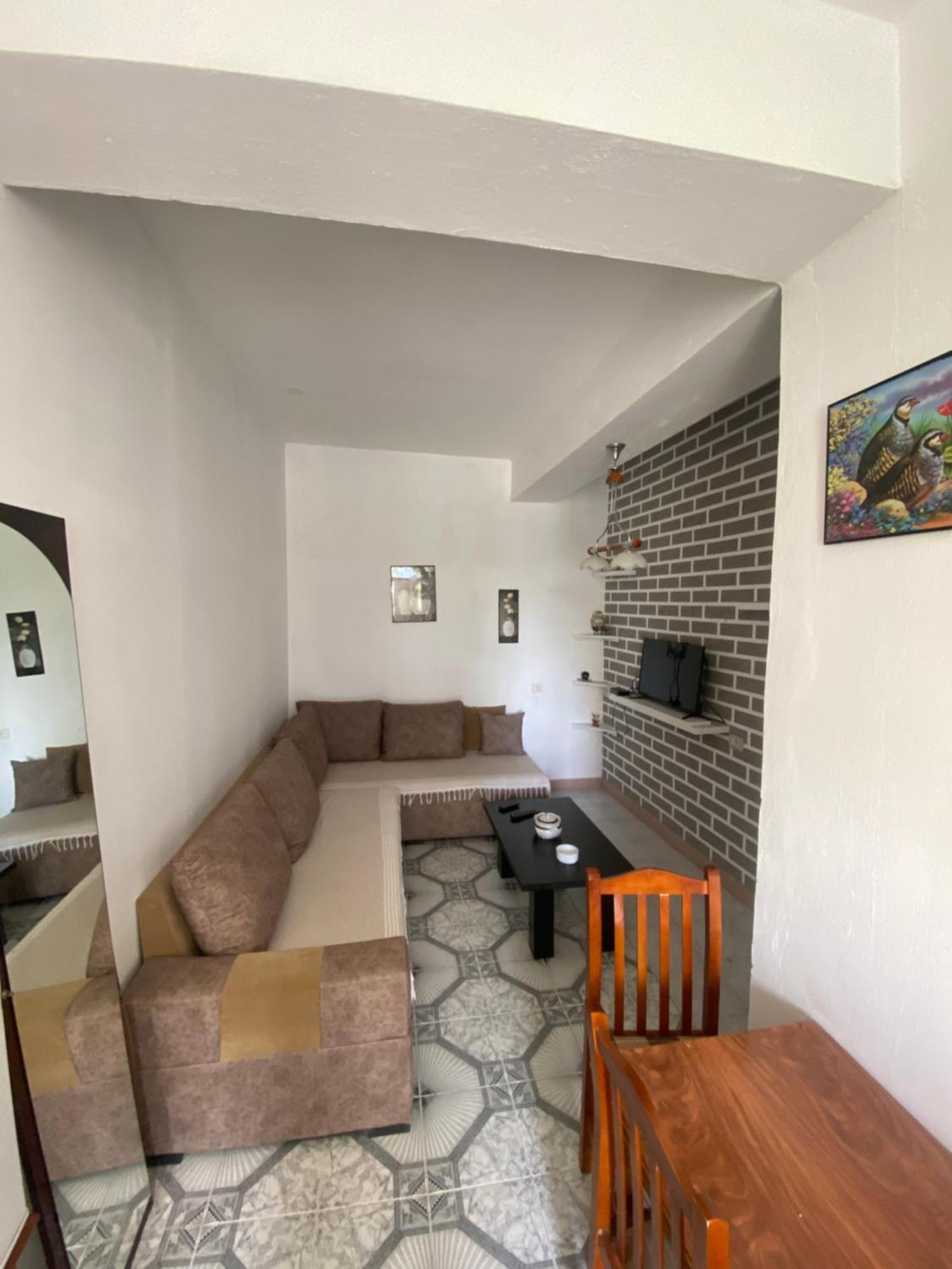 Lovely 2-Bedroom With Greenery View Durrës 外观 照片