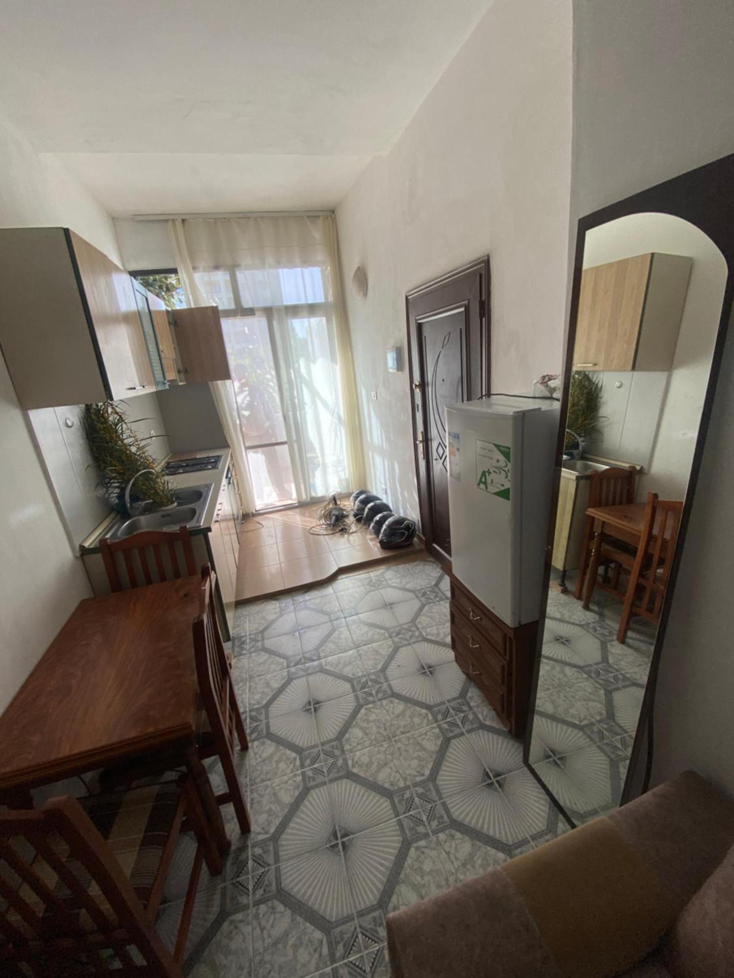 Lovely 2-Bedroom With Greenery View Durrës 外观 照片